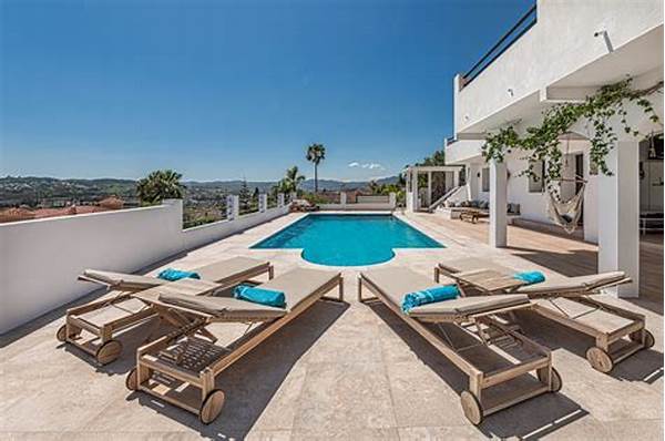 Bespoke Villa Poolside Vacation Services